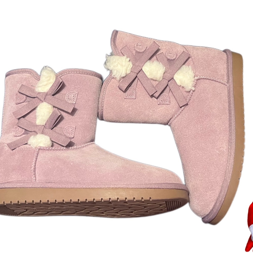 Koolaburra Pink Boots with Bows NWOB